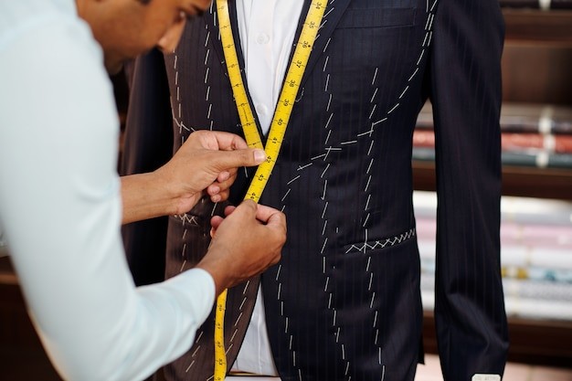 From Vision to Wardrobe: The Suit Tailoring Experience at Suit by New Prince Fashion